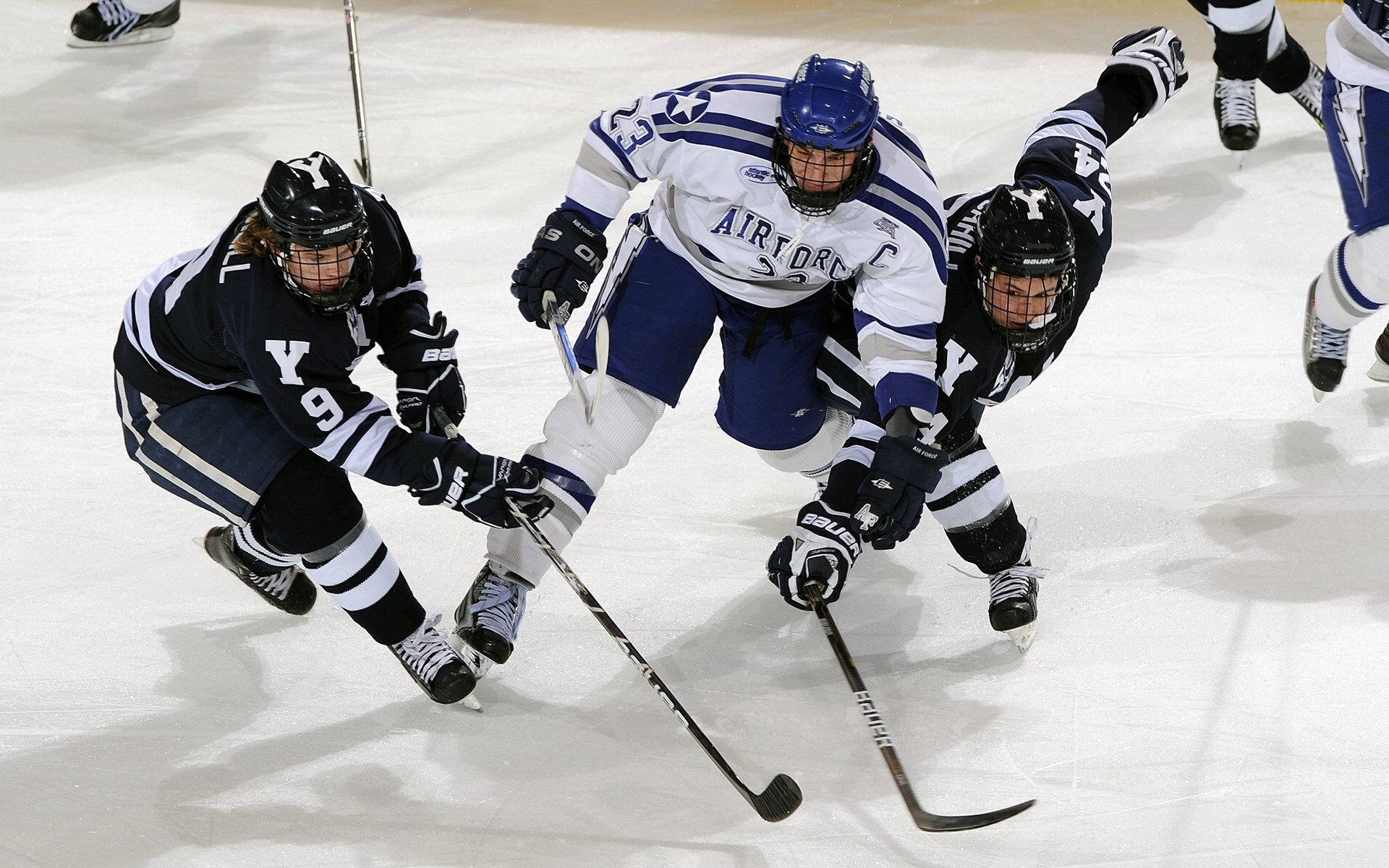 卡塔尔强行终结马里，卡马文加压力下完成爆发—一场足球与意志的较量